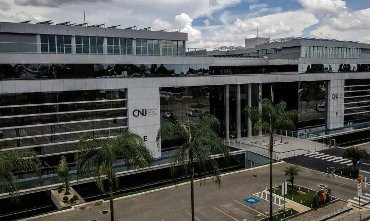 CNJ elimina aposentadoria compulsória como pena máxima para juízes