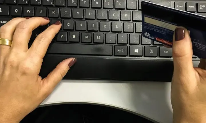 Governo regulamenta uso do comércio eletrônico em compras públicas