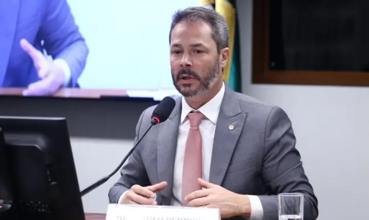 Comissão aprova obrigação de distribuidoras divulgarem arrecadação da taxa de iluminação pública