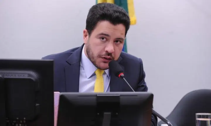 Comissão aprova projeto que amplia o ajuste de carbono nas fronteiras para proteger a competitividade brasileira