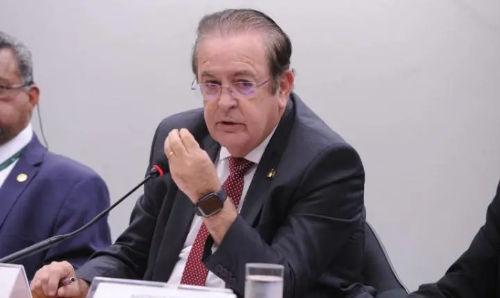 CCJ aprova proposta que permite extensão de estágio após a formatura