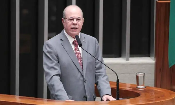 Comissão aprova uso de royalties do petróleo para financiar tarifa zero no transporte