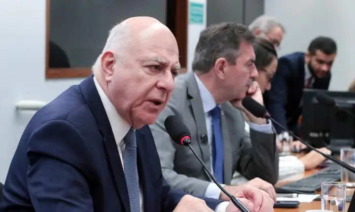 Câmara aprova PEC que cria fundos constitucionais para Sul e Sudeste e amplia repasses ao FPM