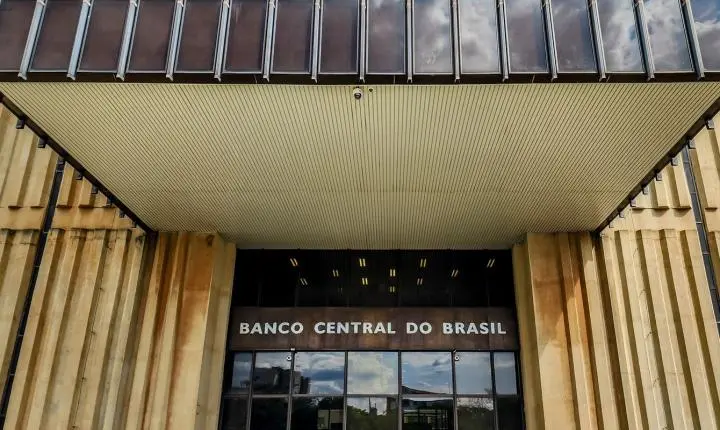 Copom inicia reunião para definir a Taxa Selic diante de alívio na inflação