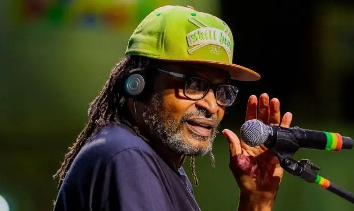Edson Gomes é internado na UTI após passar mal depois de show em Salvador