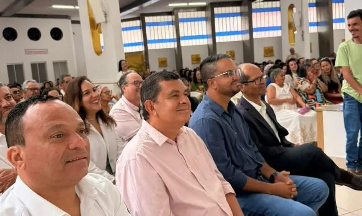 Em Irecê, Ricardo Rodrigues participa da festa do padroeiro São Domingos de Gusmão