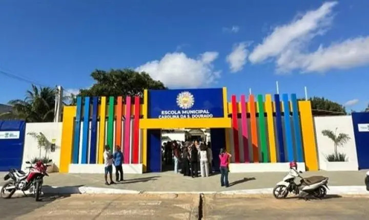 Escola Municipal Carolina da Silva Dourado é reinaugurada com estrutura modernizada