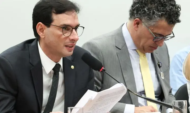 Fim da escala 6x1: relator propõe que um dia de folga seja no domingo