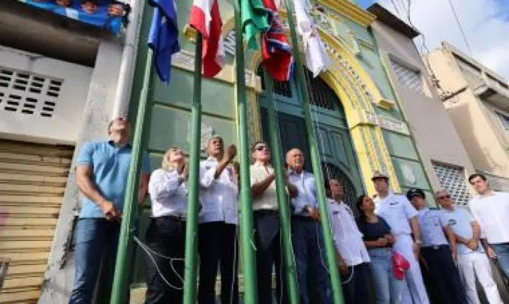 Governador participa da abertura e segue no cortejo do Dois de Julho em Salvador