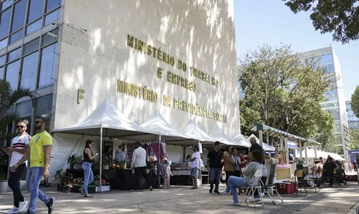 Governo libera mais R$ 3,9 bi para pagar saque-aniversário do FGTS