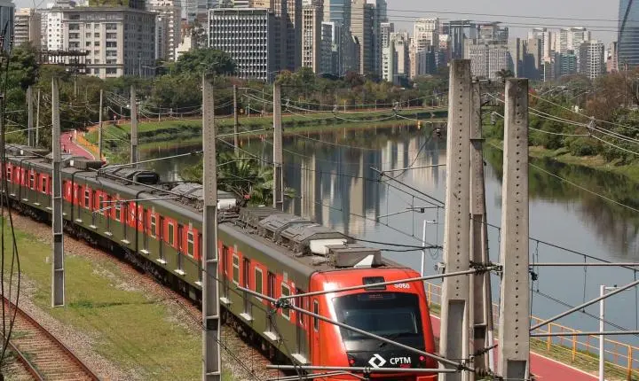 Greve de trens da CPTM gera congestionamento recorde em SP