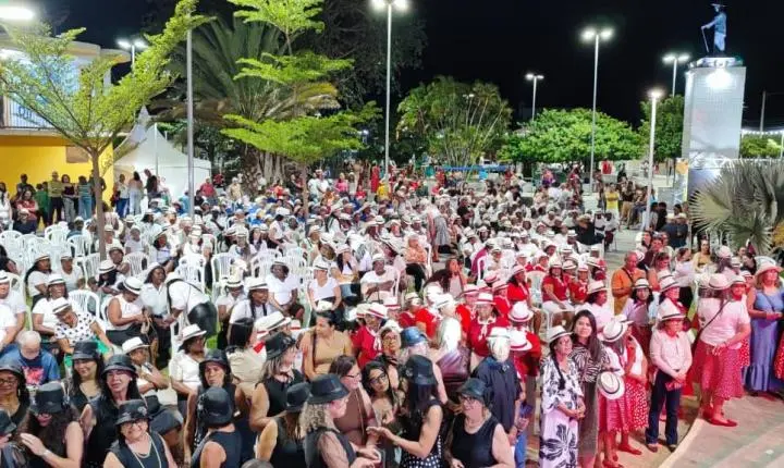 Lapão celebrou 41 anos com noite especial de seresta e valorização da pessoa idosa