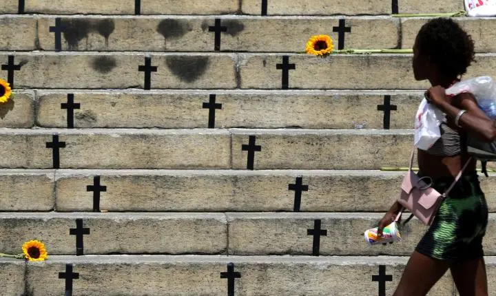 Anuário Brasileiro de Segurança Pública revela queda nas mortes violentas intencionais, mas feminicídios crescem em 2025