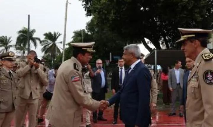 Nova lei garante condições especiais de promoção para policiais e bombeiros militares da Bahia