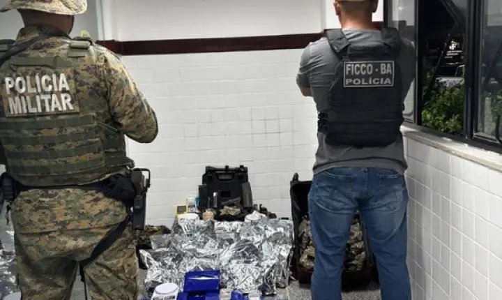 Operação policial em Feira de Santana prende dupla e apreende drogas e fuzil