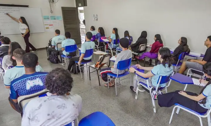 Pé-de-Meia inicia pagamento da quinta parcela para alunos do ensino médio