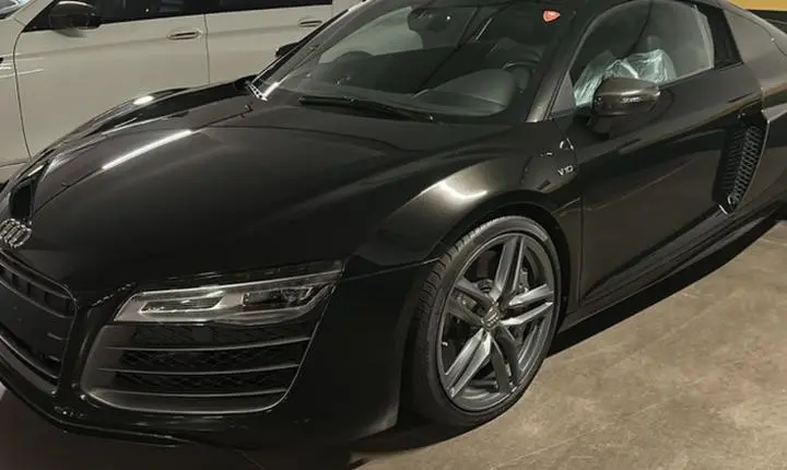 Polícia Federal realiza apreensão de carros de luxo em operação contra Careca do INSS