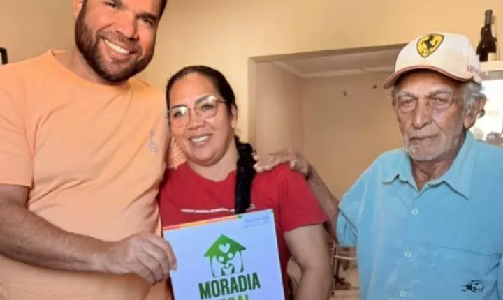 Prefeito Afonso Mendonça entrega títulos de propriedade e garante mais segurança às famílias de Ibititá