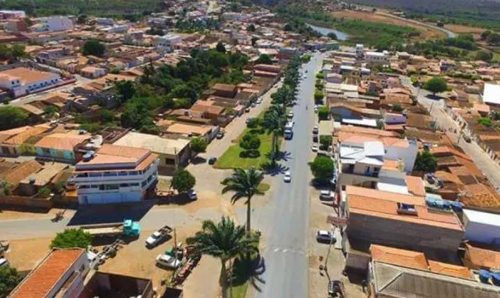 Prefeitura de Canarana emite nota de esclarecimento sobre reestruturação da feira livre e responde críticas