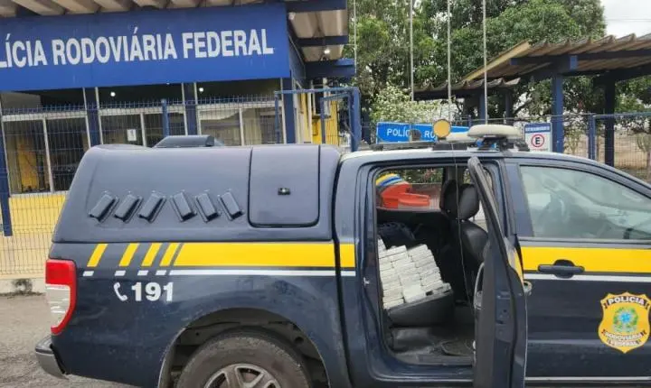 PRF realiza apreensão de cocaína após acidente na Bahia
