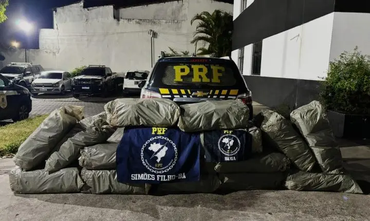 PRF realiza apreensão de maconha de quase 100 kg na BR-324 em Feira de Santana