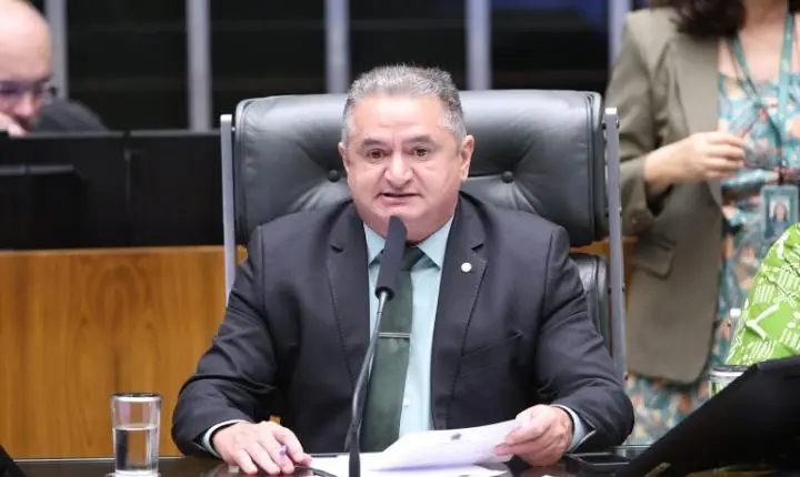 Projeto de Lei 231/26 exige manutenção e cercamento de imóveis urbanos abandonados