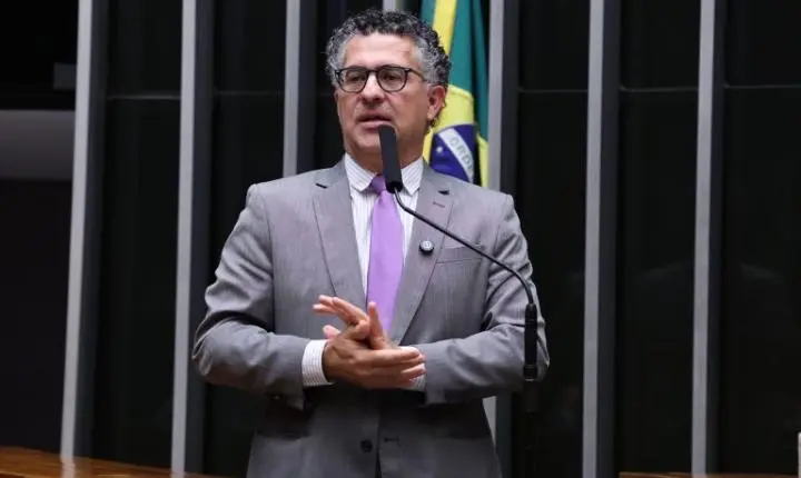 Projeto de lei visa proteger o consumidor com remarcação e desistência de passagens sem multa