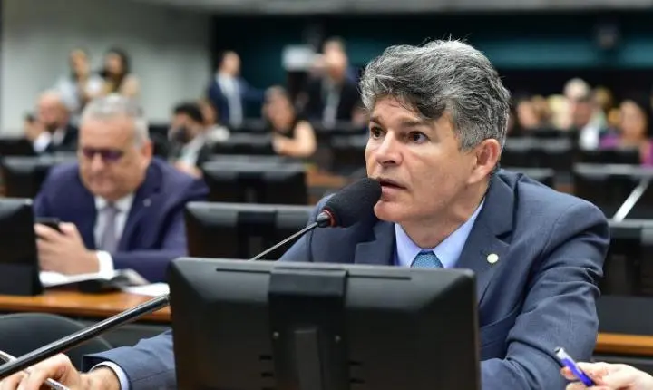 Proposta reduz tributação de barco a vela para público infanto-juvenil