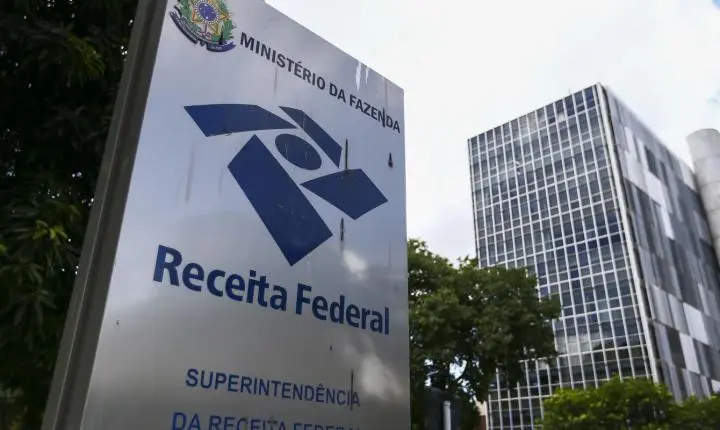Receita capta R$ 3,1 bilhões com IR sobre dividendos até julho
