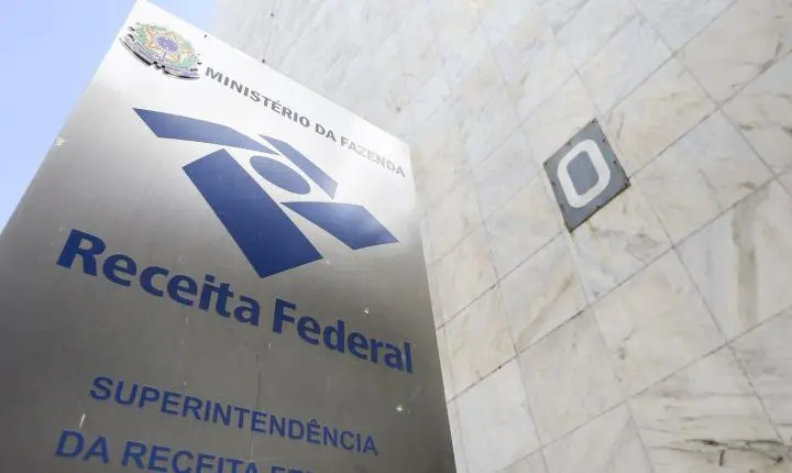 Receita Federal reduz projeção de arrecadação do Imposto de Renda sobre dividendos para R$ 17,2 bilhões