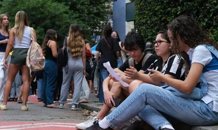 Saeb 2025 indica recuperação no nível pré-pandemia, mas aprendizagem em matemática ainda preocupa