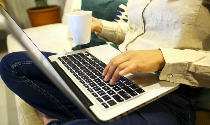 Sete em cada dez brasileiros temem comprar medicamentos pela internet